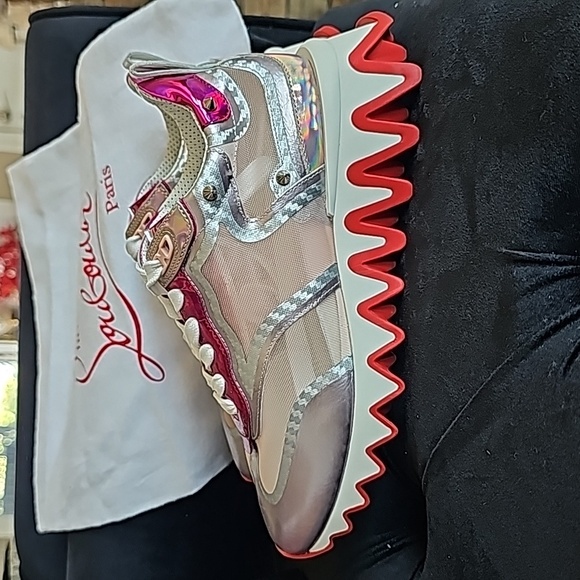 🔥 Loubi Sharks🔥 Like New Condtion - Picture 3 of 9